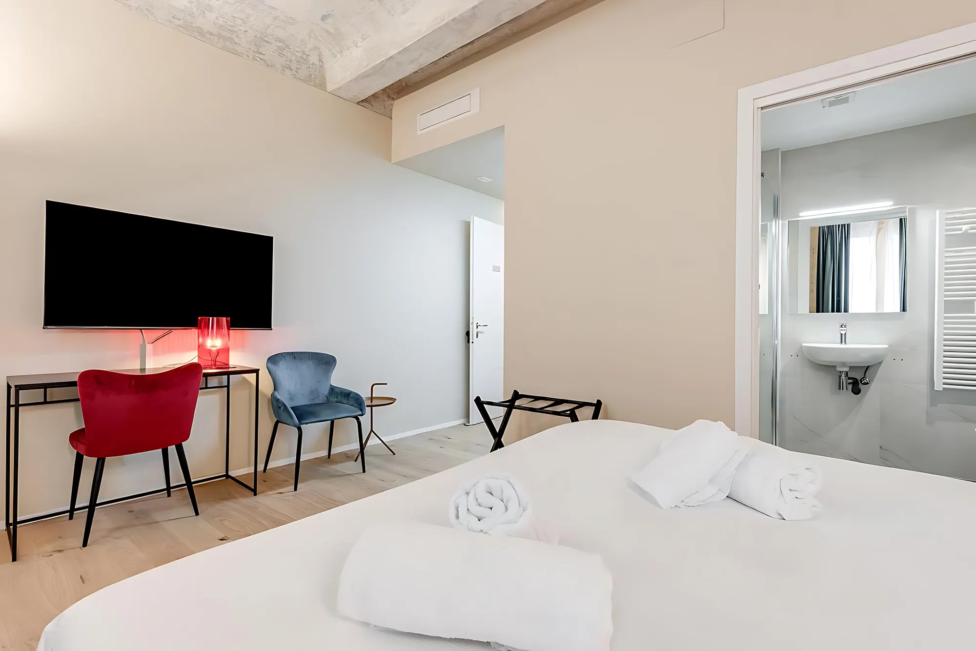 bmi bedroom queen florence4 bmi bedroom queen florence4